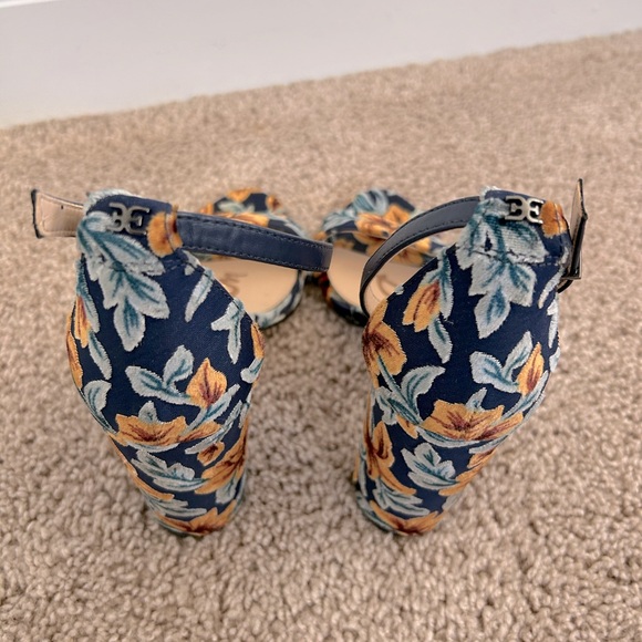 Sam Edelman Women's Velvet Floral Heels - Picture 4 of 7